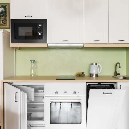 Mira Centrum זקופאנה