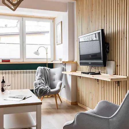 Mira Centrum זקופאנה